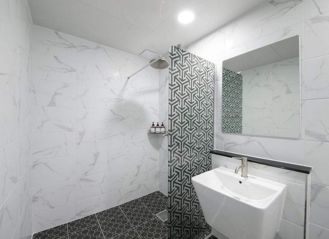 Wj Hotel Pool House Wonju Esterno foto