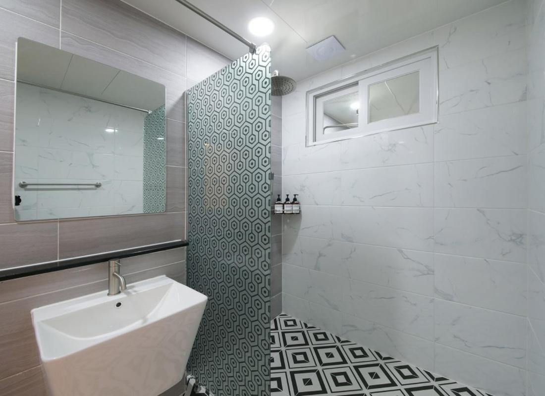 Wj Hotel Pool House Wonju Esterno foto