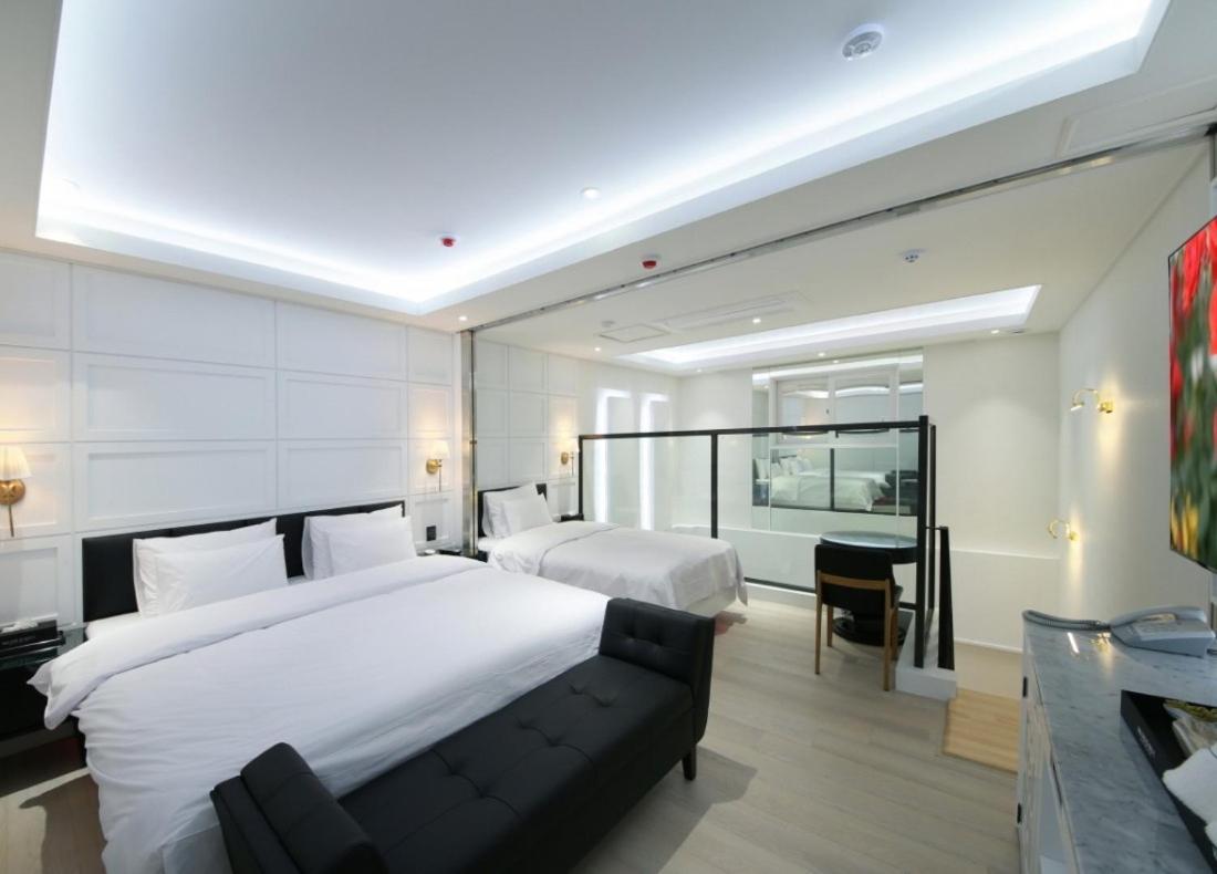 Wj Hotel Pool House Wonju Esterno foto