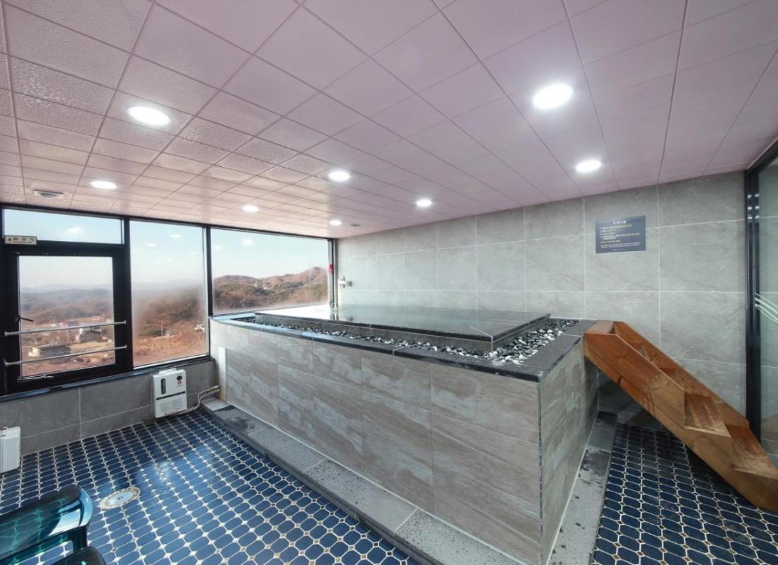 Wj Hotel Pool House Wonju Esterno foto