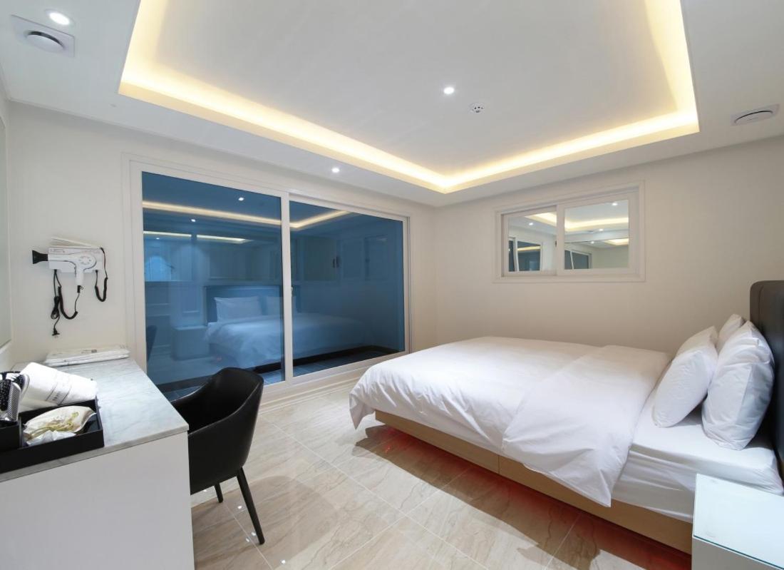 Wj Hotel Pool House Wonju Esterno foto