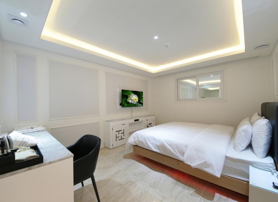 Wj Hotel Pool House Wonju Esterno foto
