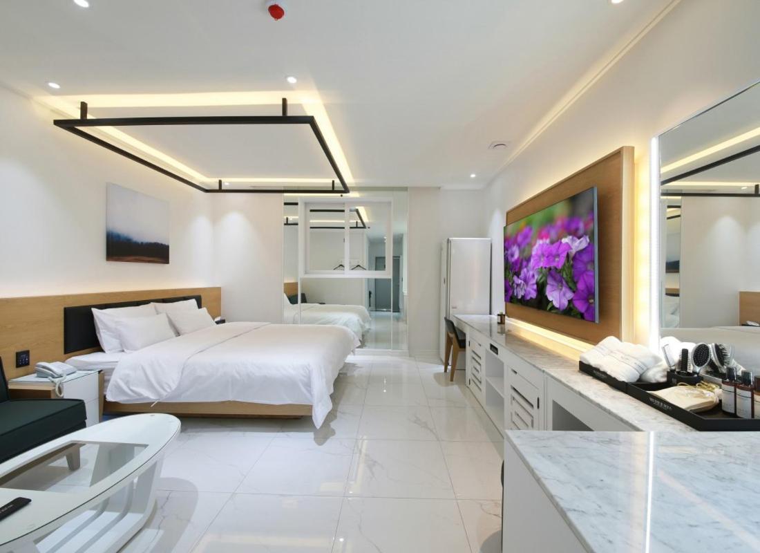 Wj Hotel Pool House Wonju Esterno foto