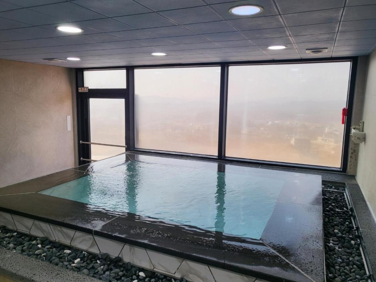 Wj Hotel Pool House Wonju Esterno foto