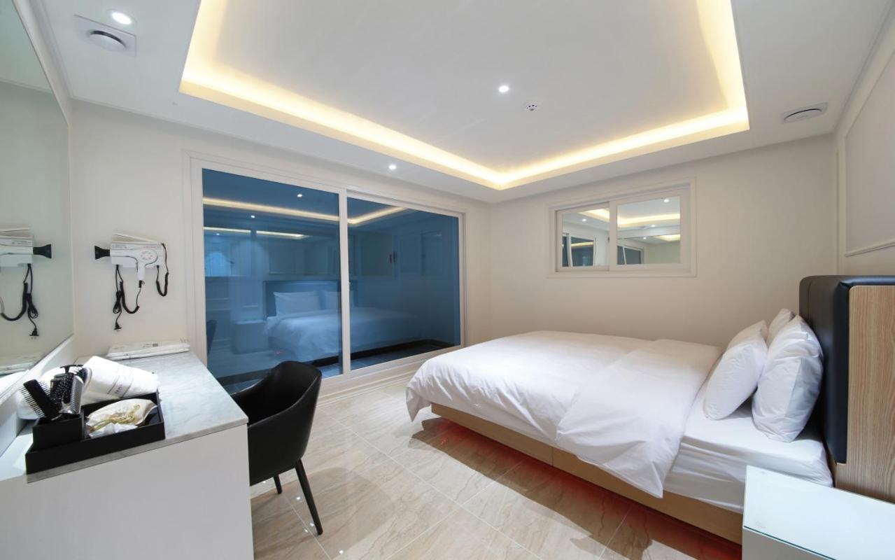 Wj Hotel Pool House Wonju Esterno foto